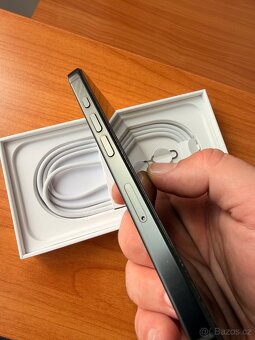 IPhone 16 Pro Black Titanium 256GB + příslušenství - 6