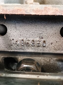 Cadillac 500cui,8,2 V8 motor a převodovka - 6