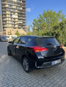 Toyota Auris Hybrid 1.8 - 6