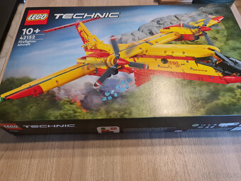 LEGO® Technic 42152 Hasičský letoun + dárek - 6