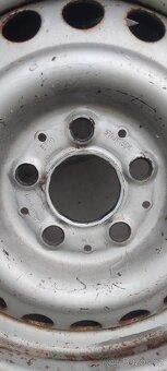 1x disk 5 1/2 J x 15 CH, pneu R15 195/70 C - 6