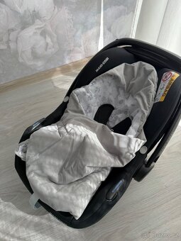 Maxi Cosi autosedačka CabrioFix i-Size + základna - 6