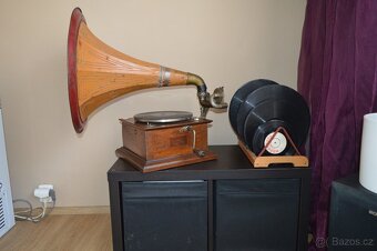 Funkční starožitný gramofon na kliku - 6