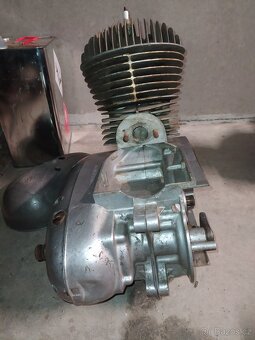 Motor ČZ 250/455 - 6