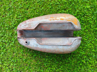 Jawa 250, 350 Kývačka, Panelka - nádrž - pěkná - 6