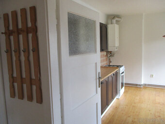 Pronájem bytu 1+1 35m2 v cihlovém domě v Opavě - 6