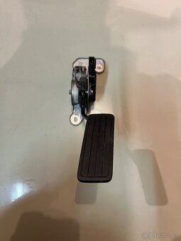 Plynový Pedál Subaru Legacy 4 - 6