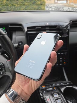 Apple iPhone X 64GB Space gray - baterie 80% - 6