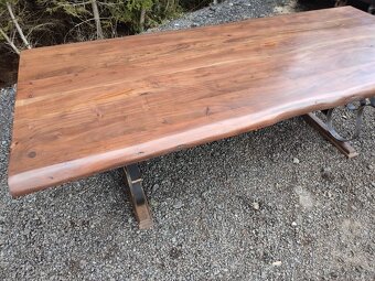 Akáciový stůl s ručně kovanými nohami - 6