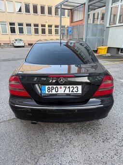 Mercedes-Benz CLK 320i 3.2 V6 - 6