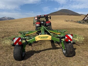 Stredový zhŕňovač sena Krone - 6