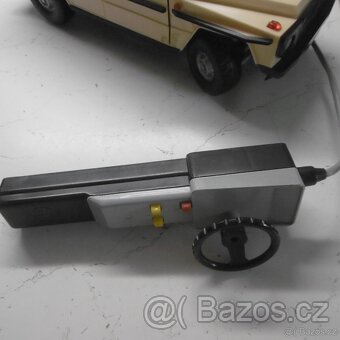 RETRO HRAČKA AUTO - 6