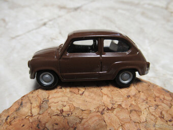 Prodám modely - autíčka - 6
