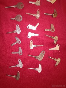 Sbírka 72 X klíčků Tatra škoda Jawa ČZ pérák scintilla 

 - 6