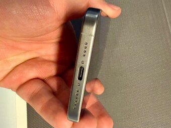 Apple IPhone 15 Pro Max - přírodní titan 256GB - 6