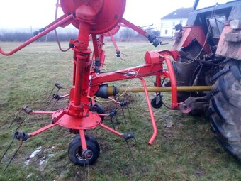 Obraceč sena a píce KUHN GF 5000 - 6