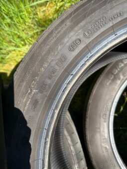 255/45/19 - 6