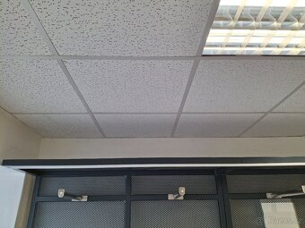 Kompletní sestava prodejních regálů - 6