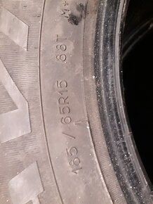 Prodám starší celoroční pneu 185/65R15 - 6