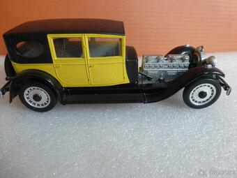 modely aut 1:43 10. - 6