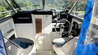 Loď Bayliner Trophy hardtop 2302 rok 1989 - 6