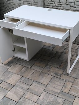 Prodám psací stůl IKEA Micke - 6