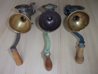 3x STARÝ MLÝNEK NA MÁK - všechny v hezkém stavu - 6