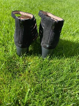 Dámské sandály na podpatku - 6