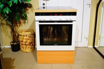 Siemens bílý sporák HE 764260, vyjížděcí dveře - 6