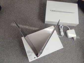 laptop MacBook Air Apple M1 chip / 16GB RAM / 256GB solid-st - 6