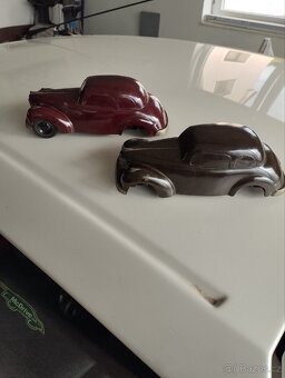 Škoda Tudor bakelitové auto - 6