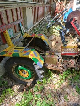 Traktůrek během motoru - 6