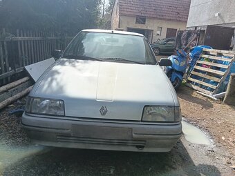Prodám Renault 19 66 kW na náhradní dili - 6