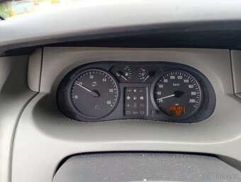 Opel Vivaro Trafic1.9 DCi tažné klima - 6