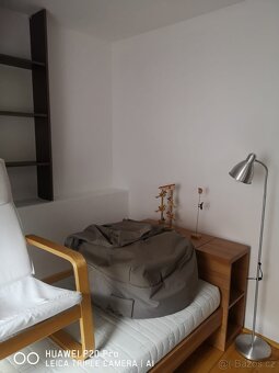 Postel s úložným prostorem, roštem i matrací - 6