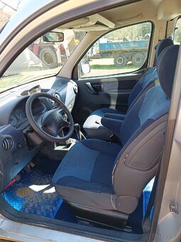Prodám náhradní díly Citroen Berlingo 1.4 benzín 8 ventil - 6