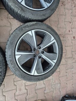 Kompletní kola zimní CUPRA 18" - 6
