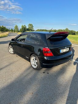 Honda Civic 7g d16 - 6