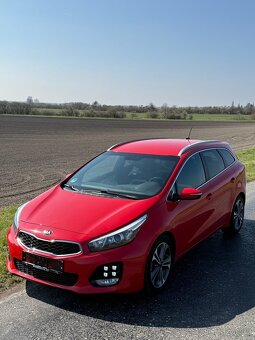 Kia Ceed Combi SW 1.6 CRDI 100Kw GT- LINE - 6