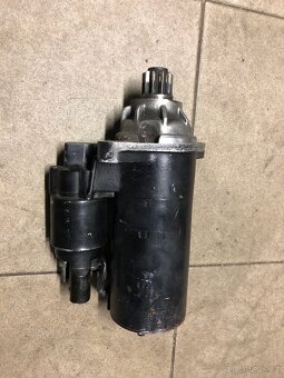 Vw T5 2.5 TDi volnoběžka klima,nádrž ostřikovač,starter - 6