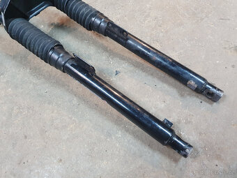 Prodám originální černá přední vidlice na Manet Korado - 6