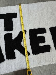"Get Naked" - ručně vyrobený koberec - 6