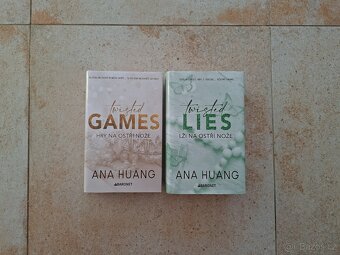 Kniha Ana Huang Twisted Lies - 6