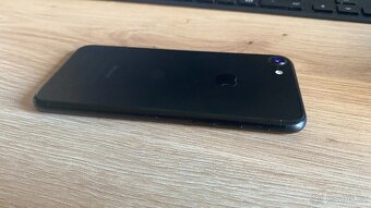 Apple iPhone 7 32GB, příslušenství, 1400Kč - 6