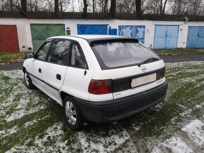 Opel Astra f 1.6i hezký youngtimer - 6