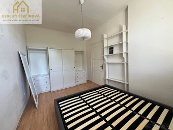 Pronájem zařízeného 2+kk s balkónem, 60m2 – Smetanovo náb. - 6