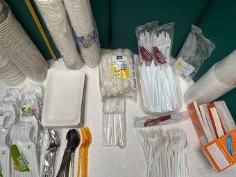 jednorázového nádobí – kelímky, příbory, talíře, víčka - 6