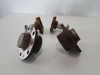 Náboj, ložisko, trn zadní nápravy Škoda Octavia III - 6