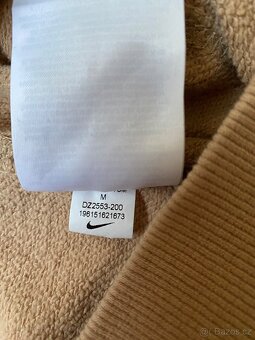 Mikina NIKE s výšivkami vel. M jako nová - 6