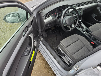 VW Passat Combi r. 3/23 110kW 2.0nafta DSG - 6